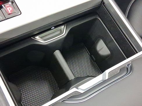 New 2026 Land Rover Range Rover SE image 26