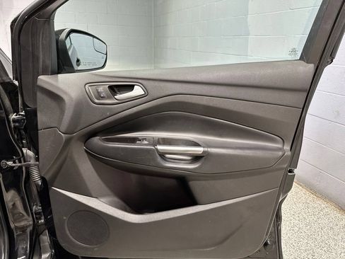 Used 2019 Ford Escape Titanium AWD/4WD image 16