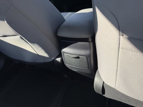 Used 2016 Toyota Corolla L image 34