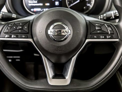 Used 2019 Nissan Kicks SV FWD image 24