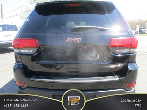 Used 2018 Jeep Grand Cherokee Trailhawk w/ Trailhawk Luxury Group AWD/4WD image 2