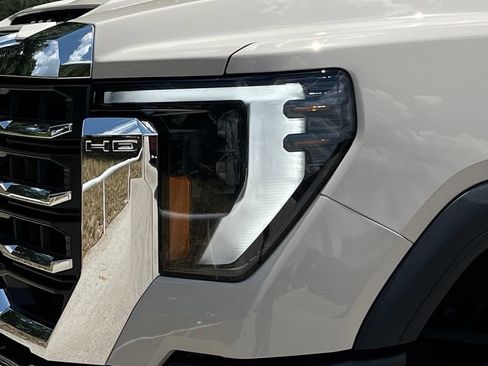 Used 2026 GMC Sierra 3500 SLE AWD/4WD image 23