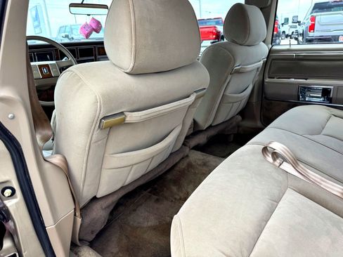 Used 1989 Lincoln Town Car Signature image 30