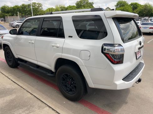 Used 2023 Toyota 4Runner SR5 image 5