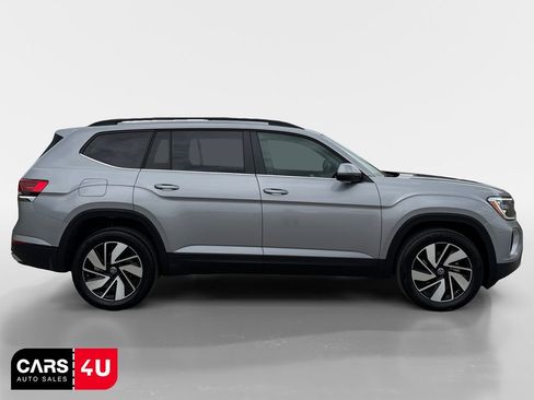 Used 2025 Volkswagen Atlas SE image 8