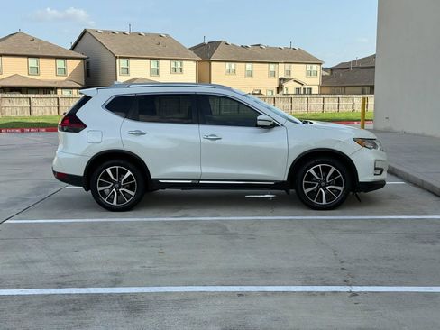 Used 2019 Nissan Rogue SL w/ Premium Package FWD image 8
