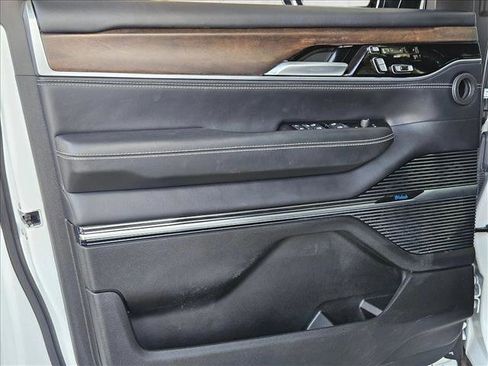 Used 2024 Jeep Grand Wagoneer Series I w/ HD Trailer Tow Package image 19