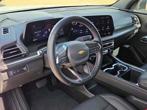 Certified 2026 Chevrolet Traverse LT FWD image 10