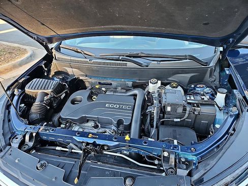 Used 2022 Chevrolet Equinox LS image 26