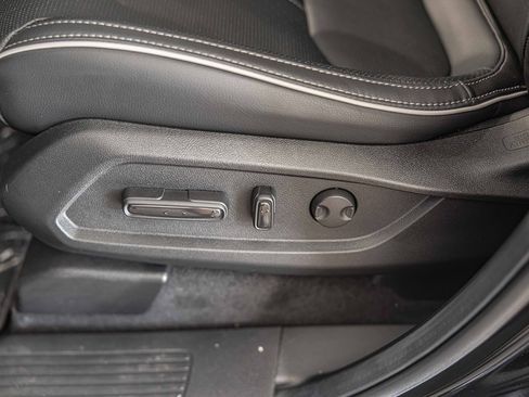 Used 2025 Honda Pilot Elite image 23