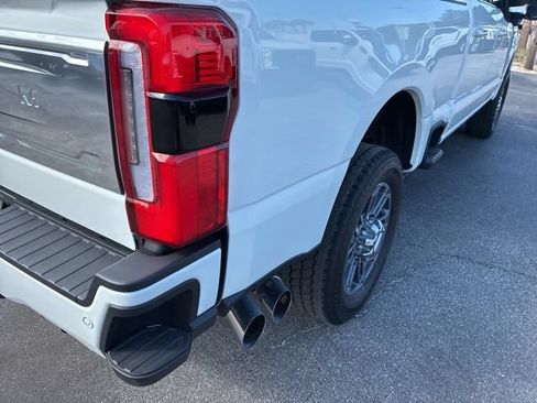 Used 2025 Ford F250 Platinum w/ Platinum Plus Package AWD/4WD image 13