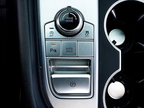 Used 2021 Genesis G70 2.0T w/ Elite Package image 27