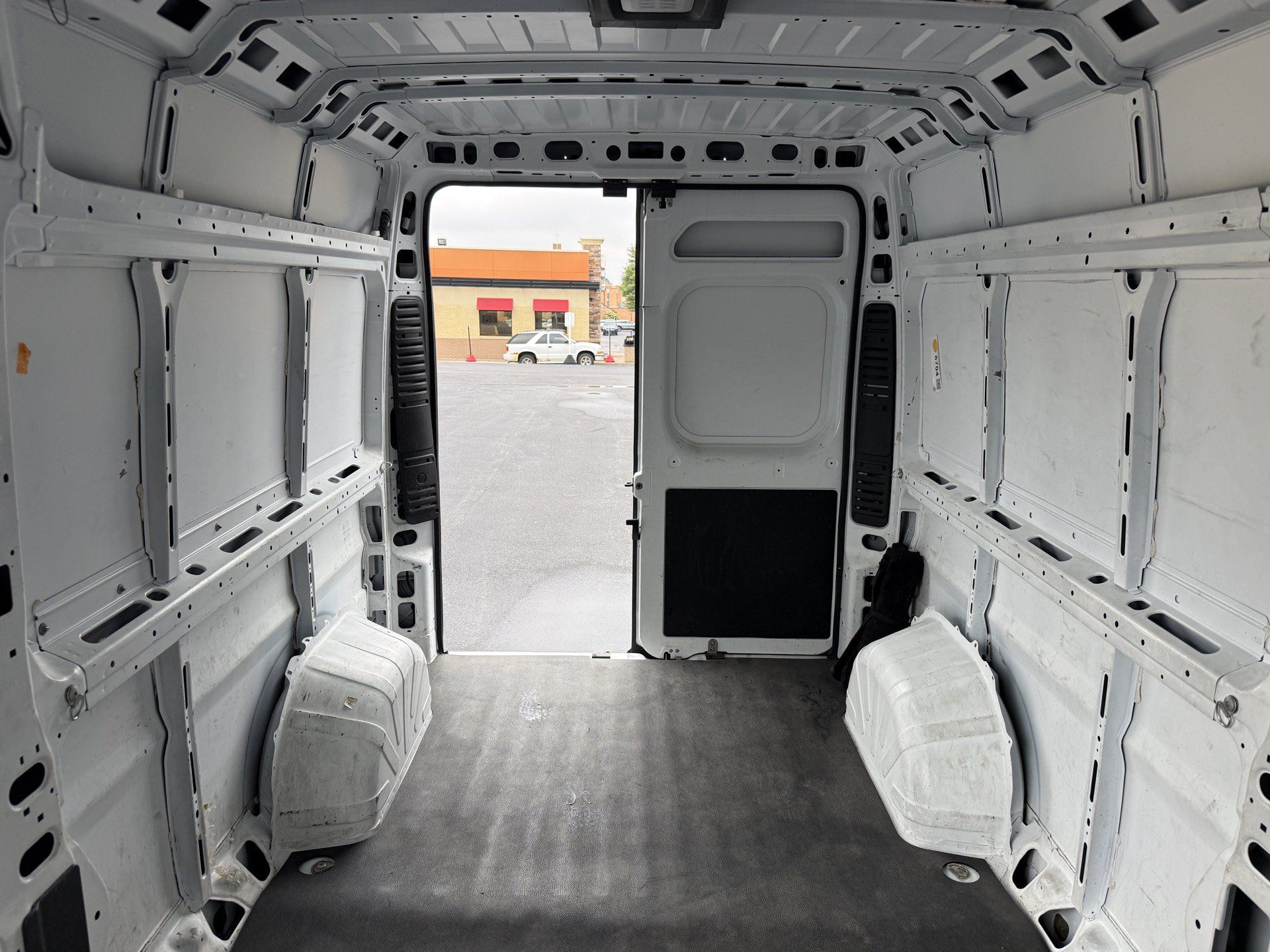 Used 2023 RAM ProMaster 2500 FWD image 32