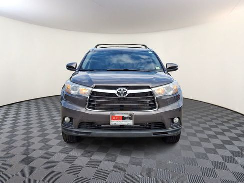 Used 2016 Toyota Highlander XLE AWD/4WD image 3