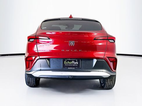 Used 2024 Buick Envista Preferred image 7