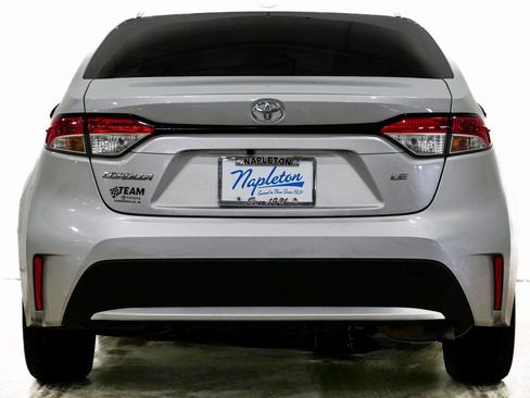 Used 2021 Toyota Corolla LE w/ Carpet Mat Package (TMS) image 7