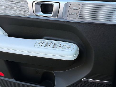 Used 2025 Hyundai Santa Fe Calligraphy FWD image 20