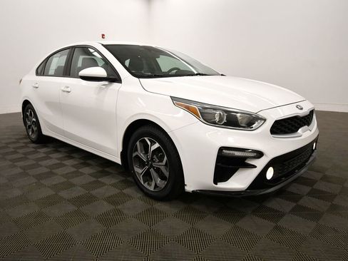 Certified 2019 Kia Forte LXS FWD image 10