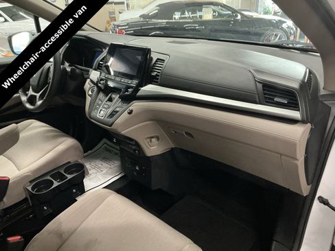 Used 2021 Honda Odyssey EX image 9