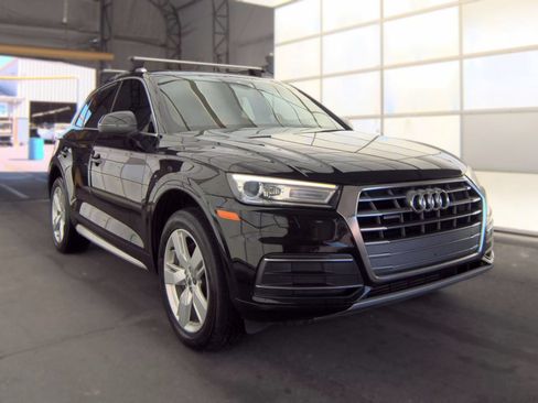 Used 2019 Audi Q5 2.0T Premium w/ Convenience Package AWD/4WD image 4