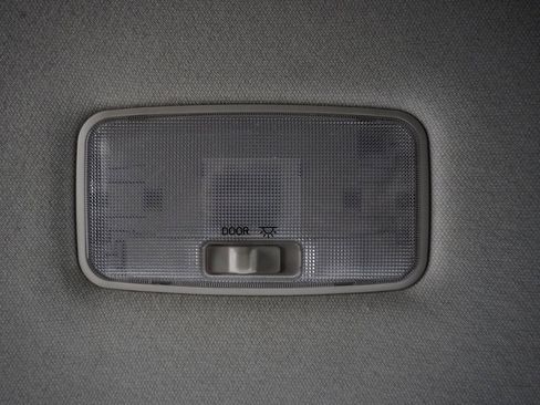 Used 2022 Toyota Corolla LE image 9