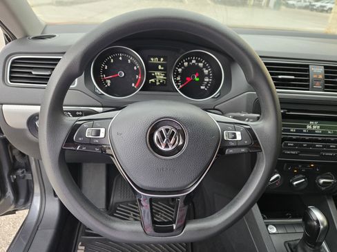 Used 2015 Volkswagen Jetta SE FWD image 12