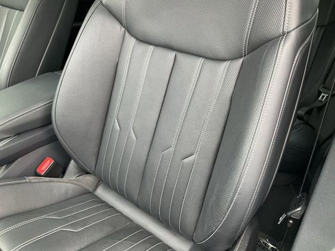 Used 2019 Audi e-tron Prestige w/ Prestige Package image 17