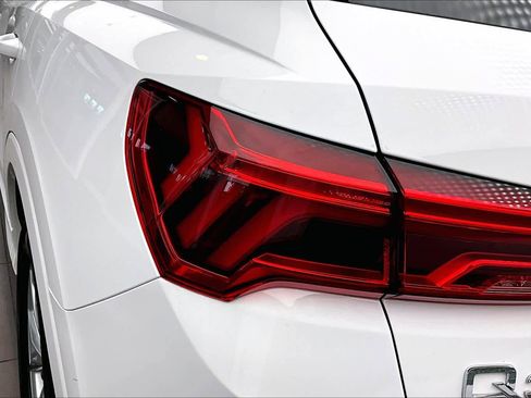 Certified 2023 Audi Q3 2.0T Premium w/ Convenience Package image 28