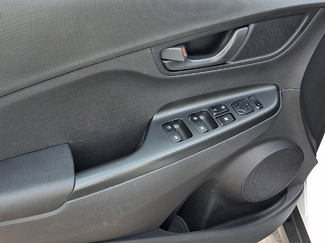 Used 2023 Hyundai Kona SEL AWD/4WD image 12