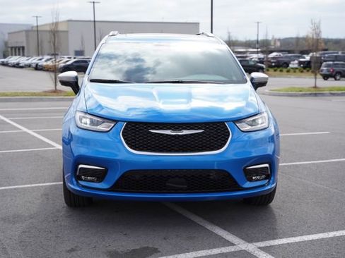 New 2026 Chrysler Pacifica Pinnacle AWD/4WD image 2