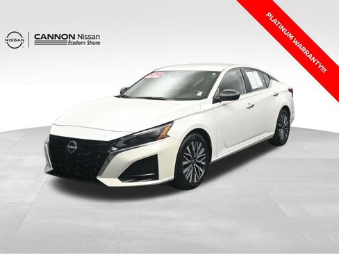 Used 2025 Nissan Altima 2.5 SV image 1