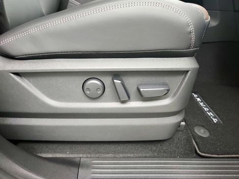 New 2026 Nissan Armada SL image 39