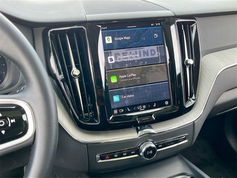 Used 2025 Volvo XC60 B5 Plus image 15