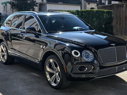 Used 2018 Bentley Bentayga image 12