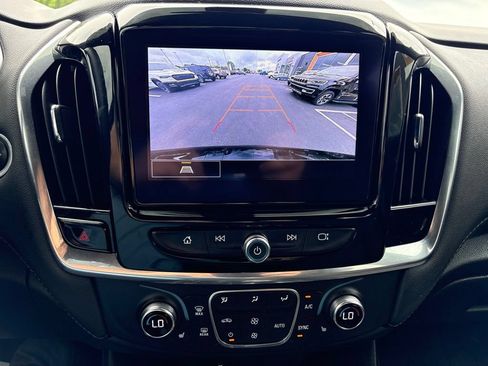 Used 2023 Chevrolet Traverse LT FWD image 33