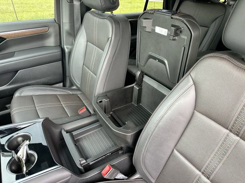 Used 2025 Chevrolet Tahoe High Country AWD/4WD image 23
