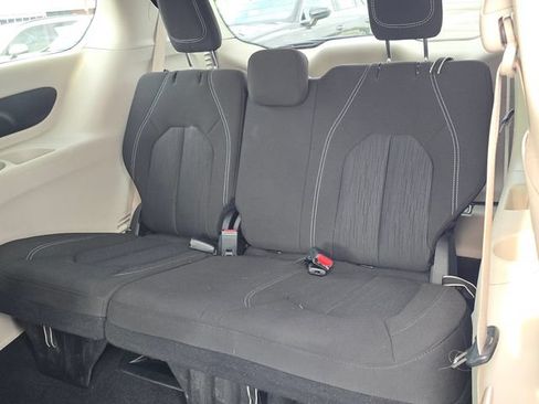 Used 2023 Chrysler Voyager LX FWD image 15
