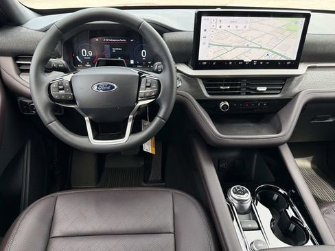 New 2026 Ford Explorer Platinum RWD image 21