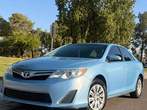 Used 2012 Toyota Camry LE FWD image 1