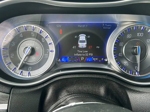 Used 2019 Chrysler 300 Touring w/ Sport Appearance Package RWD image 21