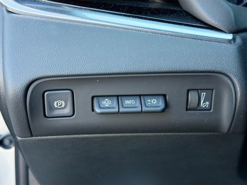 Used 2023 Buick Enclave Avenir w/ Avenir Technology Package image 33