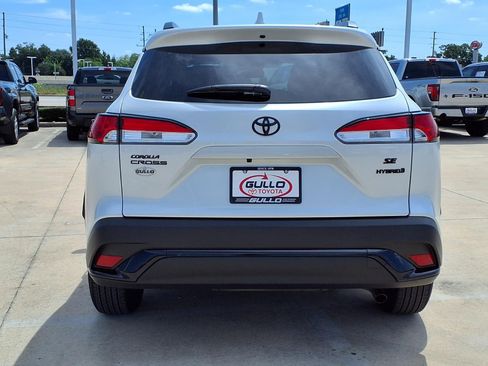 Used 2023 Toyota Corolla Cross AWD Hybrid image 7