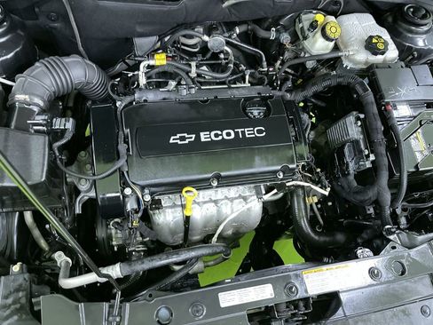 Used 2013 Chevrolet Cruze LS image 15