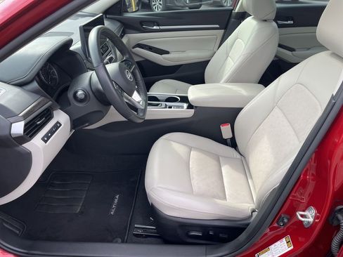 Used 2024 Nissan Altima 2.5 SL image 11