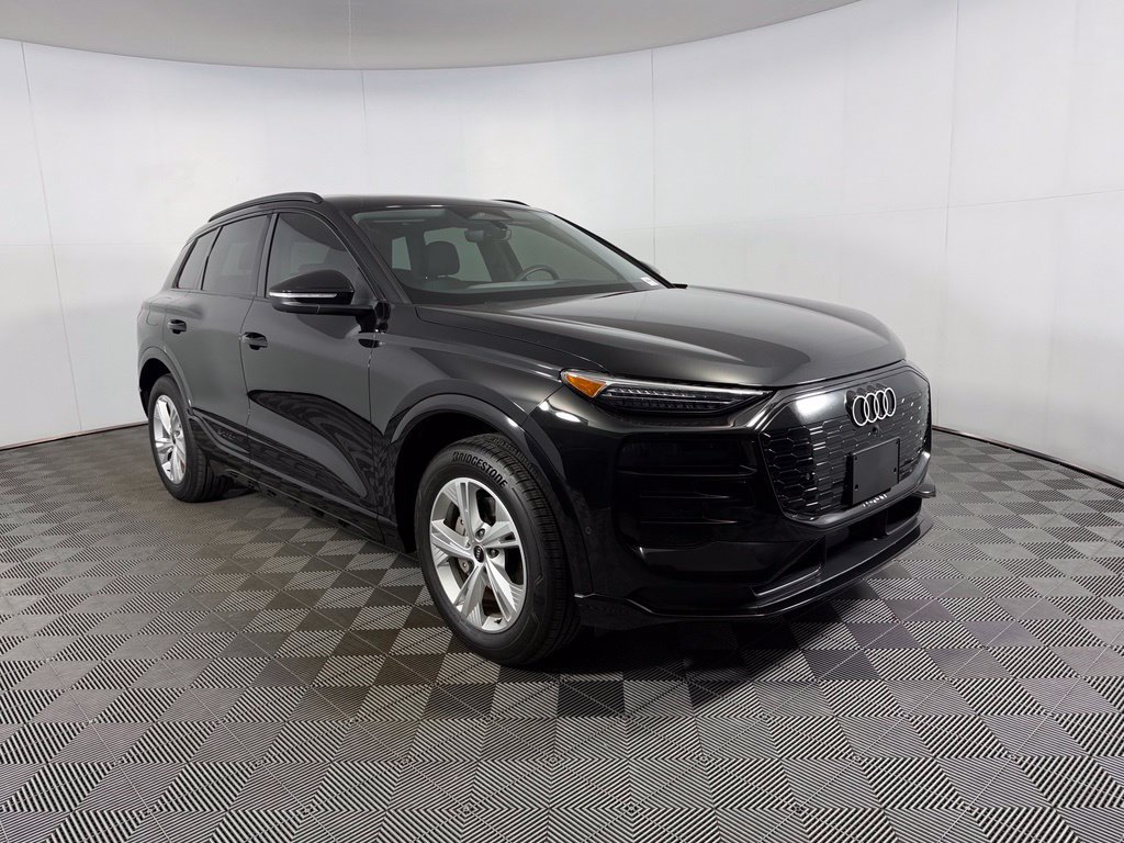 Used 2025 Audi Q6 e-tron Premium Plus w/ Premium Plus RWD image 5