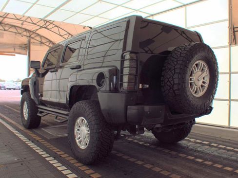 Used 2010 HUMMER H3 Luxury AWD/4WD image 6