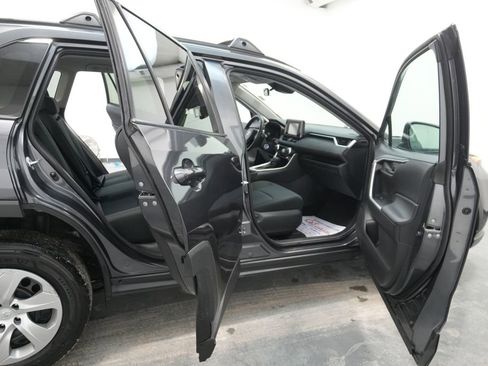 Used 2020 Toyota RAV4 LE image 23