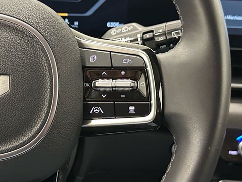 Used 2025 Kia Carnival SX FWD image 28