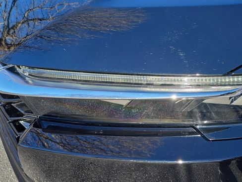 Used 2025 Honda CR-V EX-L image 32