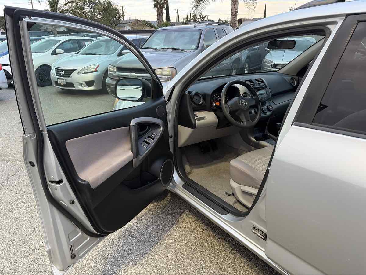 Used 2007 Toyota RAV4 2WD image 9